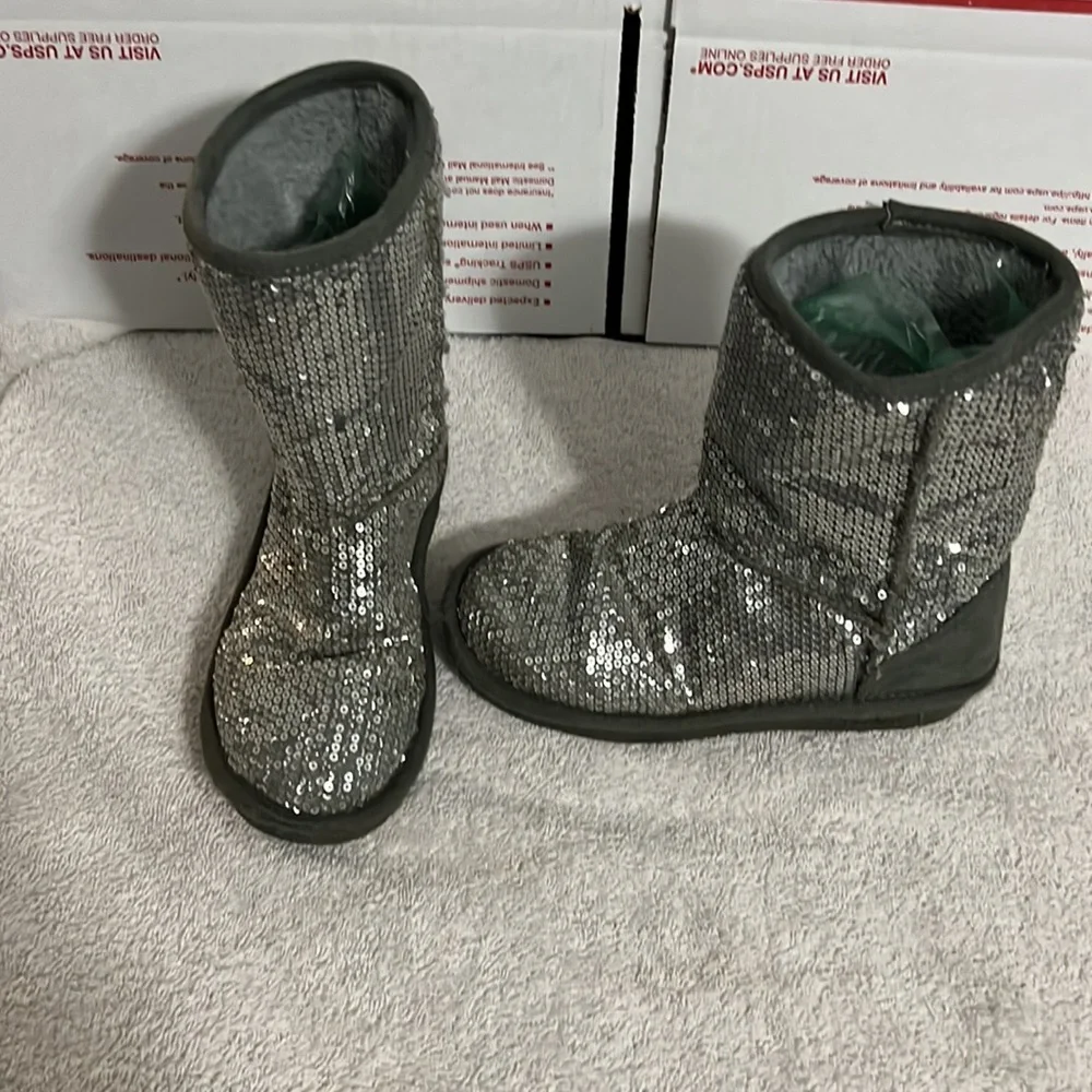Sparkly Sketchers Toasty Toes Girls Sparkly Silver Sequins Boot